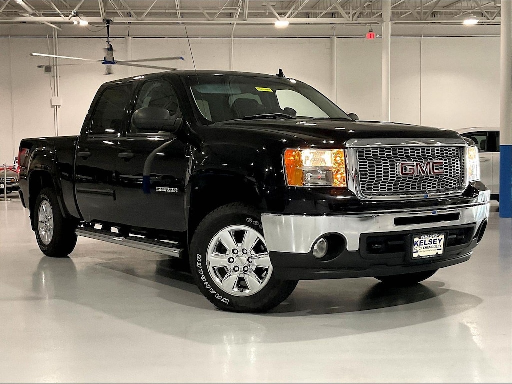 Used 2011 GMC Sierra 1500 4WD Crew Cab 143.5 SLE Truck Crew Cab