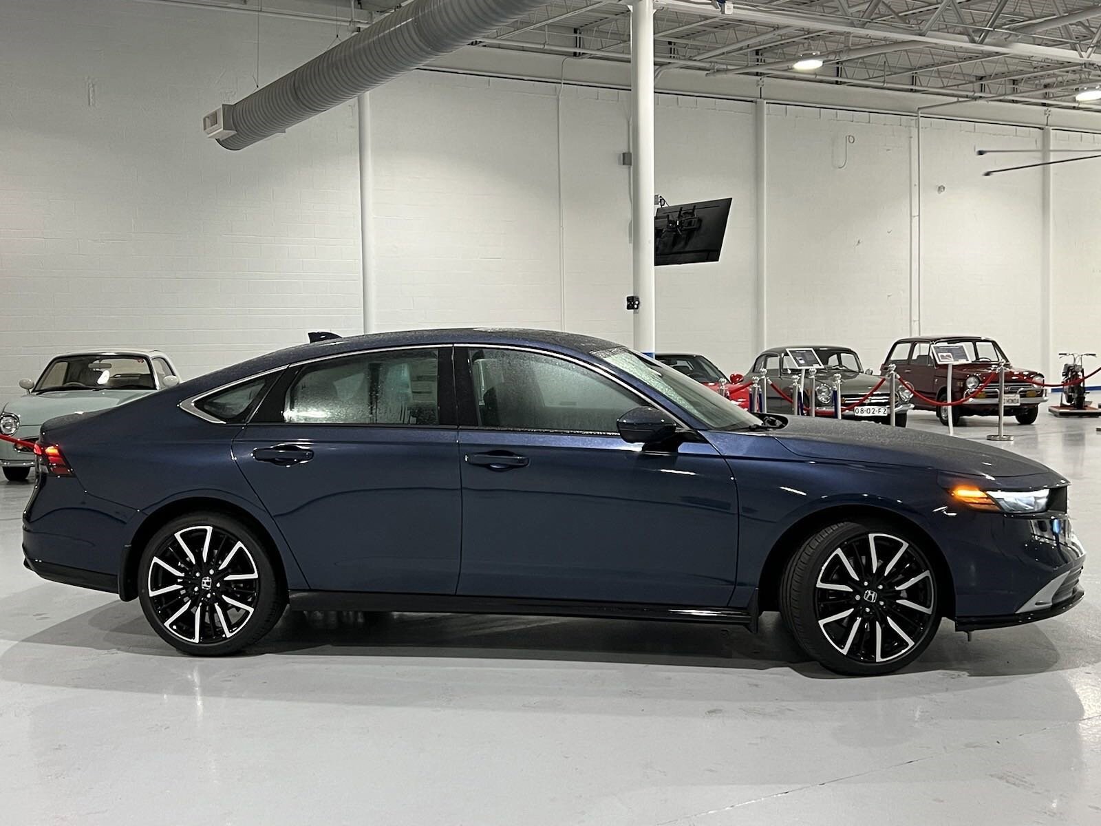 2025 Honda Accord Hybrid Touring photo 3