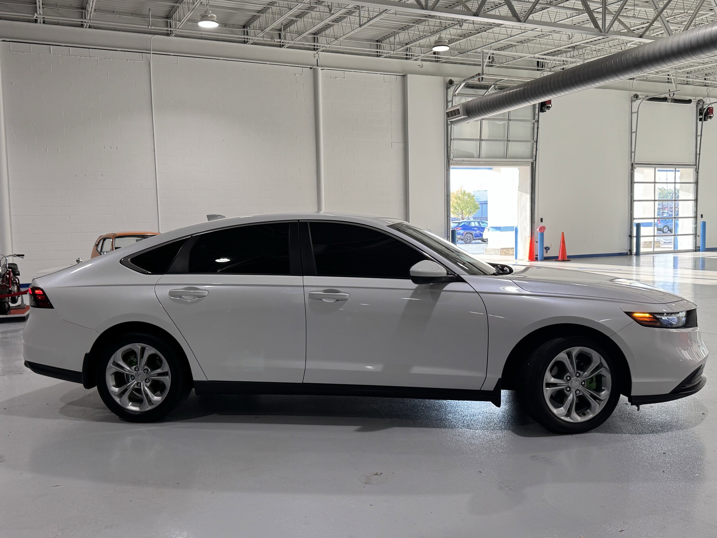 2023 Honda Accord LX photo 2