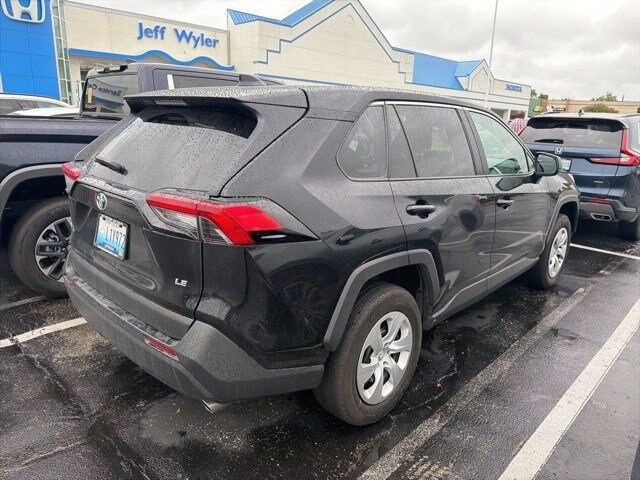 2023 Toyota RAV4 LE photo 4