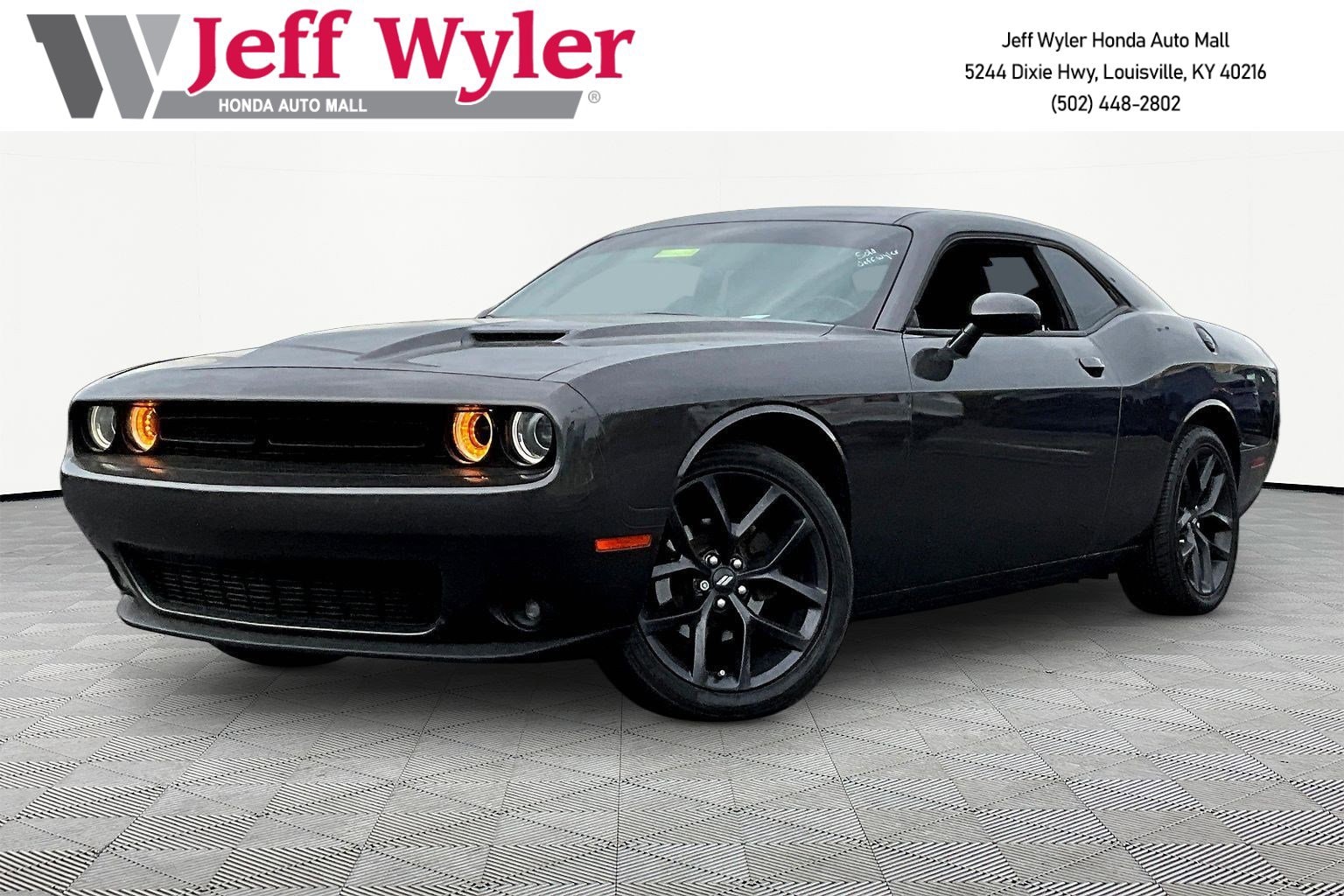 2020 Dodge Challenger SXT Auto's photo
