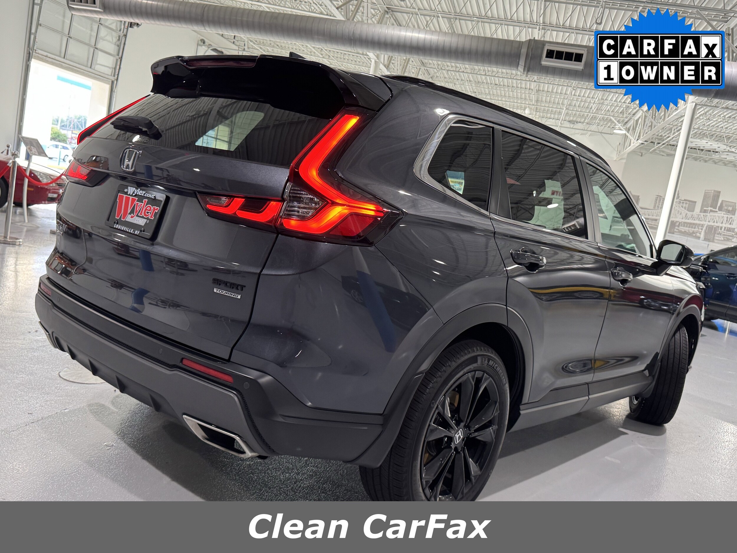 2024 Honda CR-V Hybrid Sport Touring photo 2