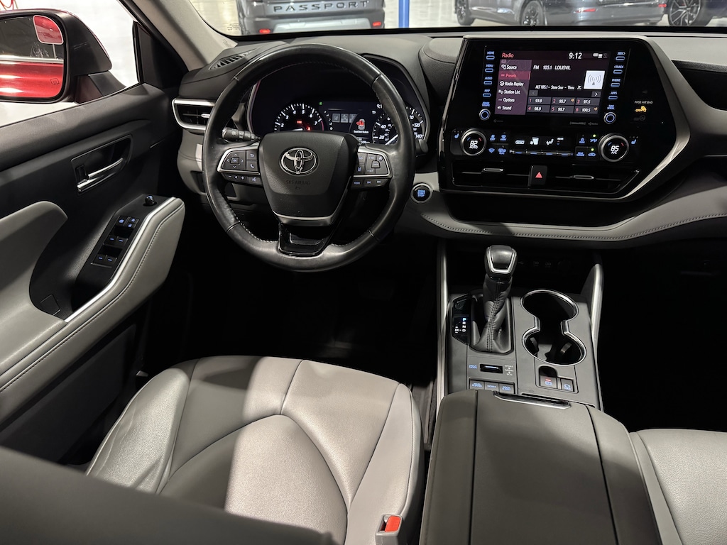 Used 2020 Toyota Highlander XLE AWD SUV