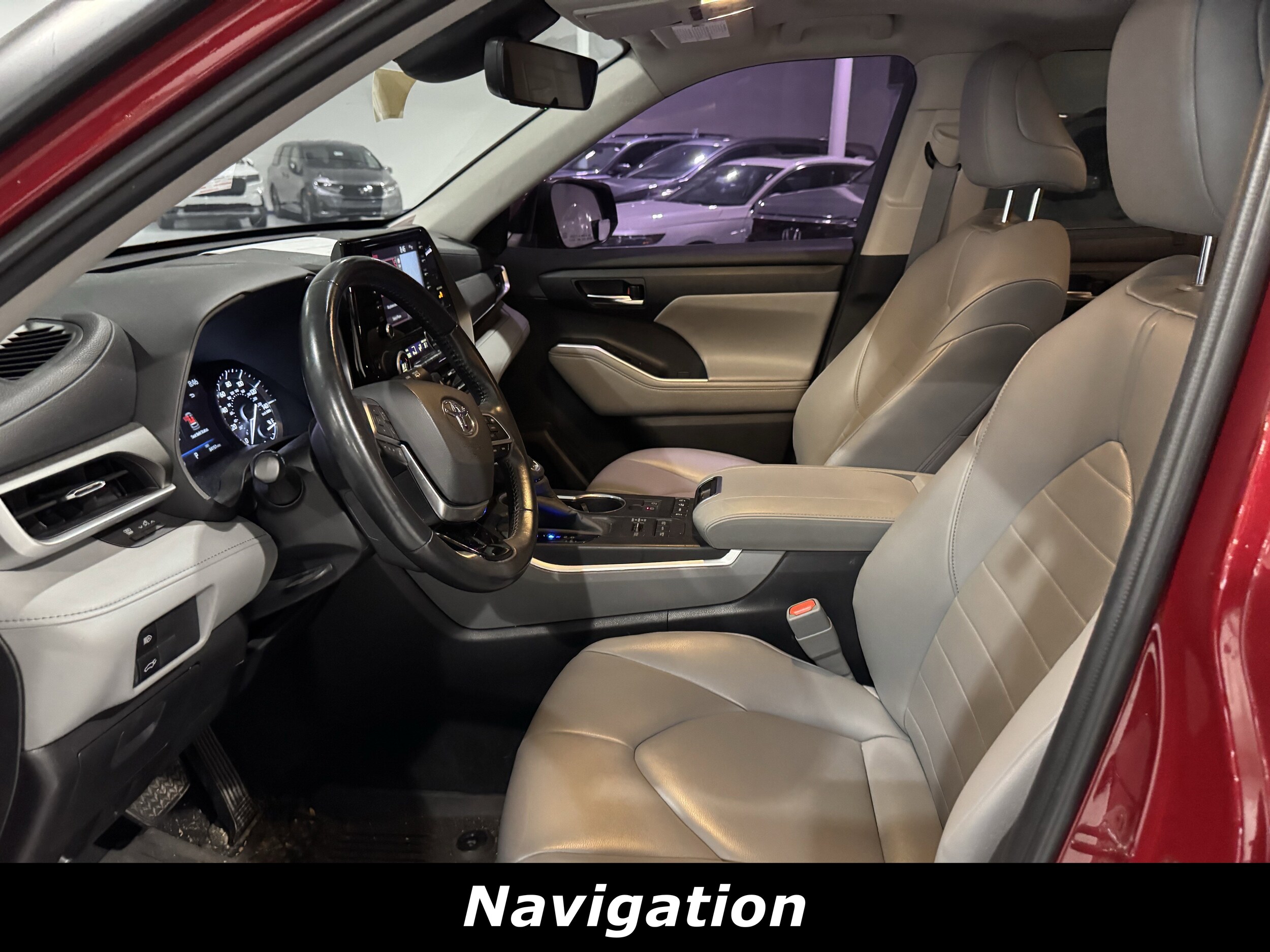 2020 Toyota Highlander XLE photo 2