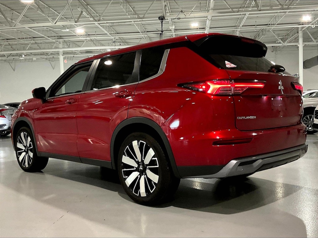 Used 2025 Mitsubishi Outlander SE S-AWC SUV