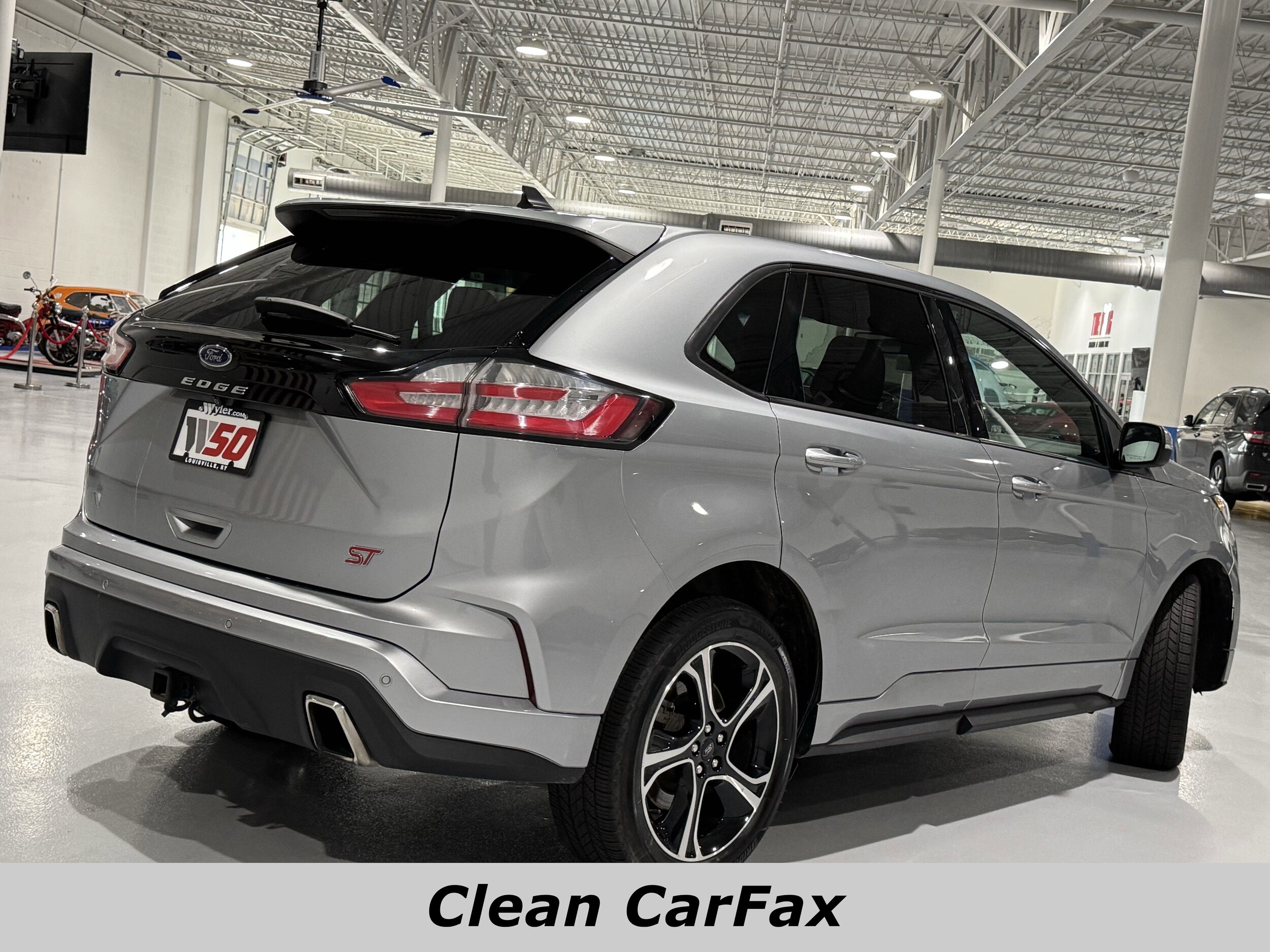 2022 Ford Edge ST photo 3
