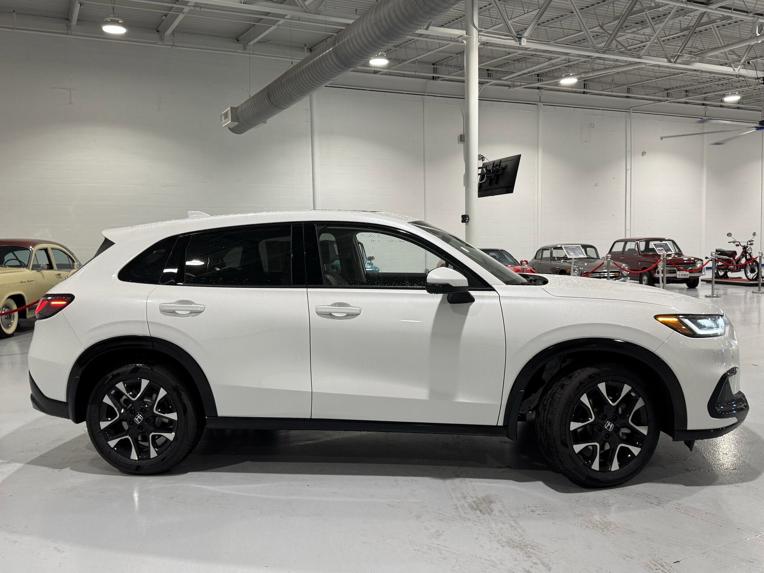 2026 Honda HR-V EX-L photo 2