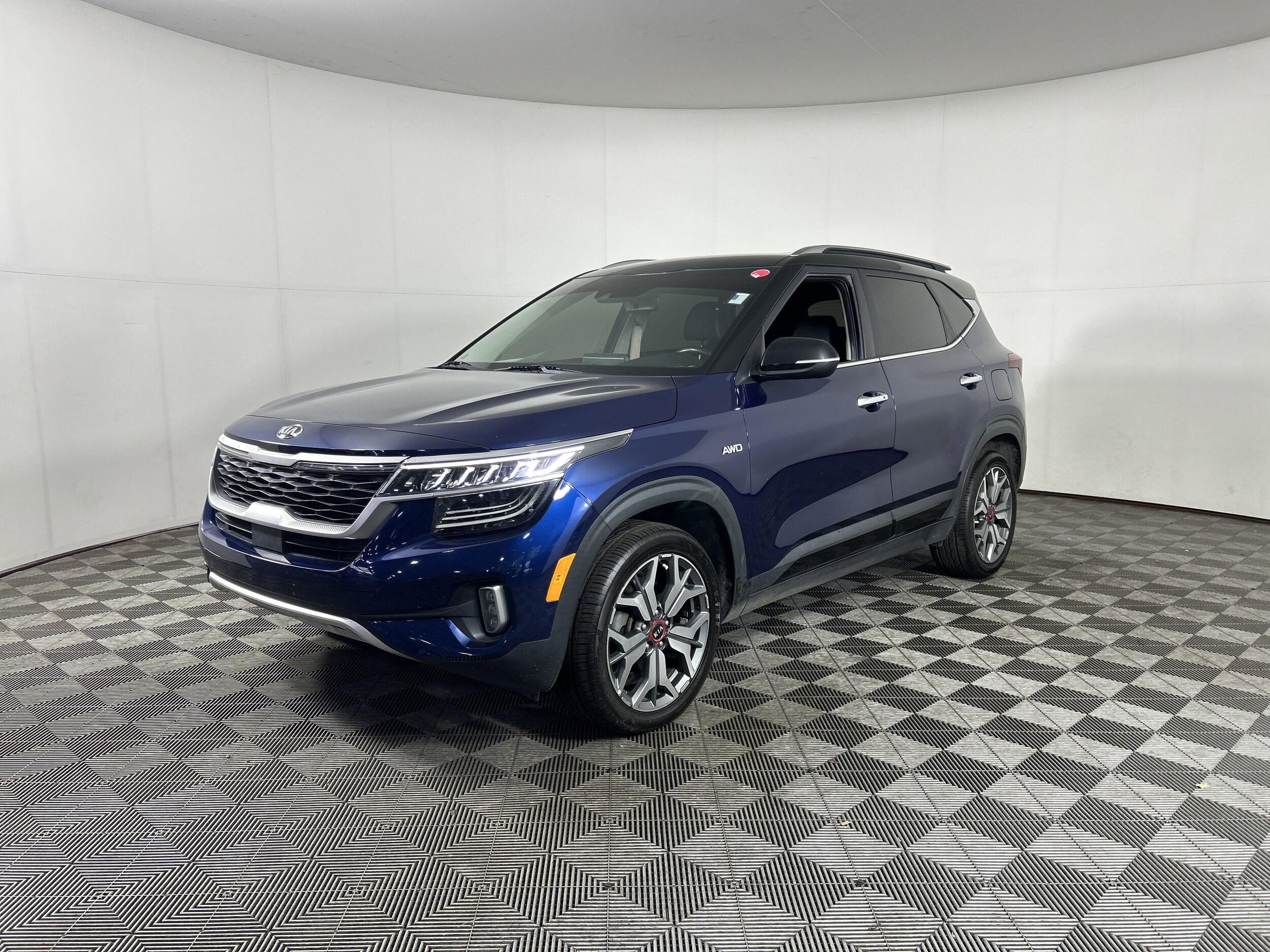 2021 Kia Seltos SX photo 2