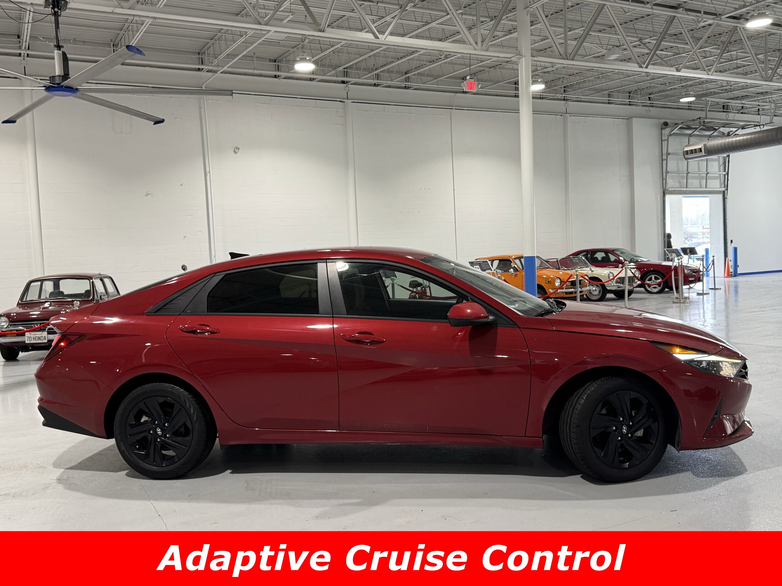 2023 Hyundai Elantra SEL photo 2