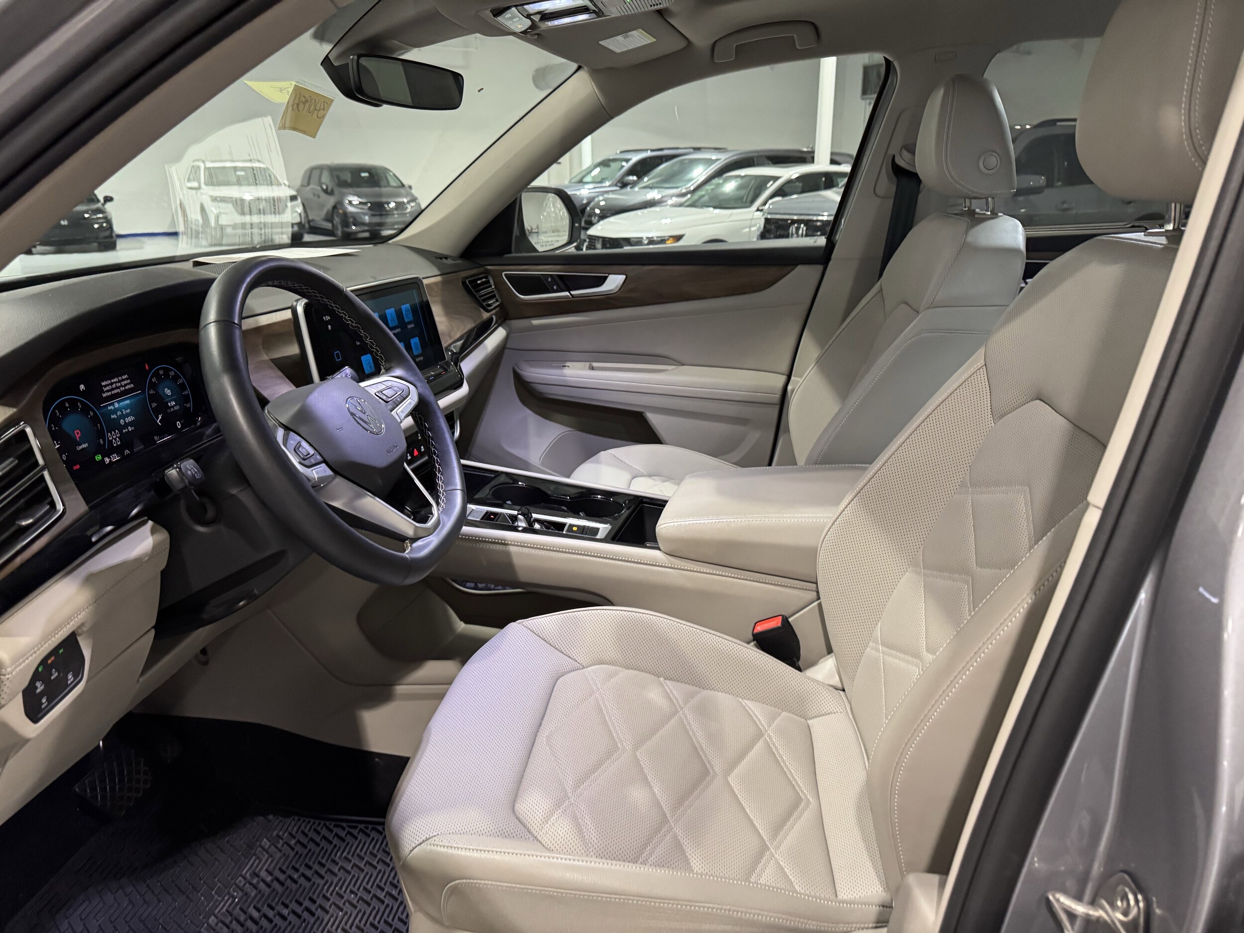 2024 Volkswagen Atlas SE Technology photo 4