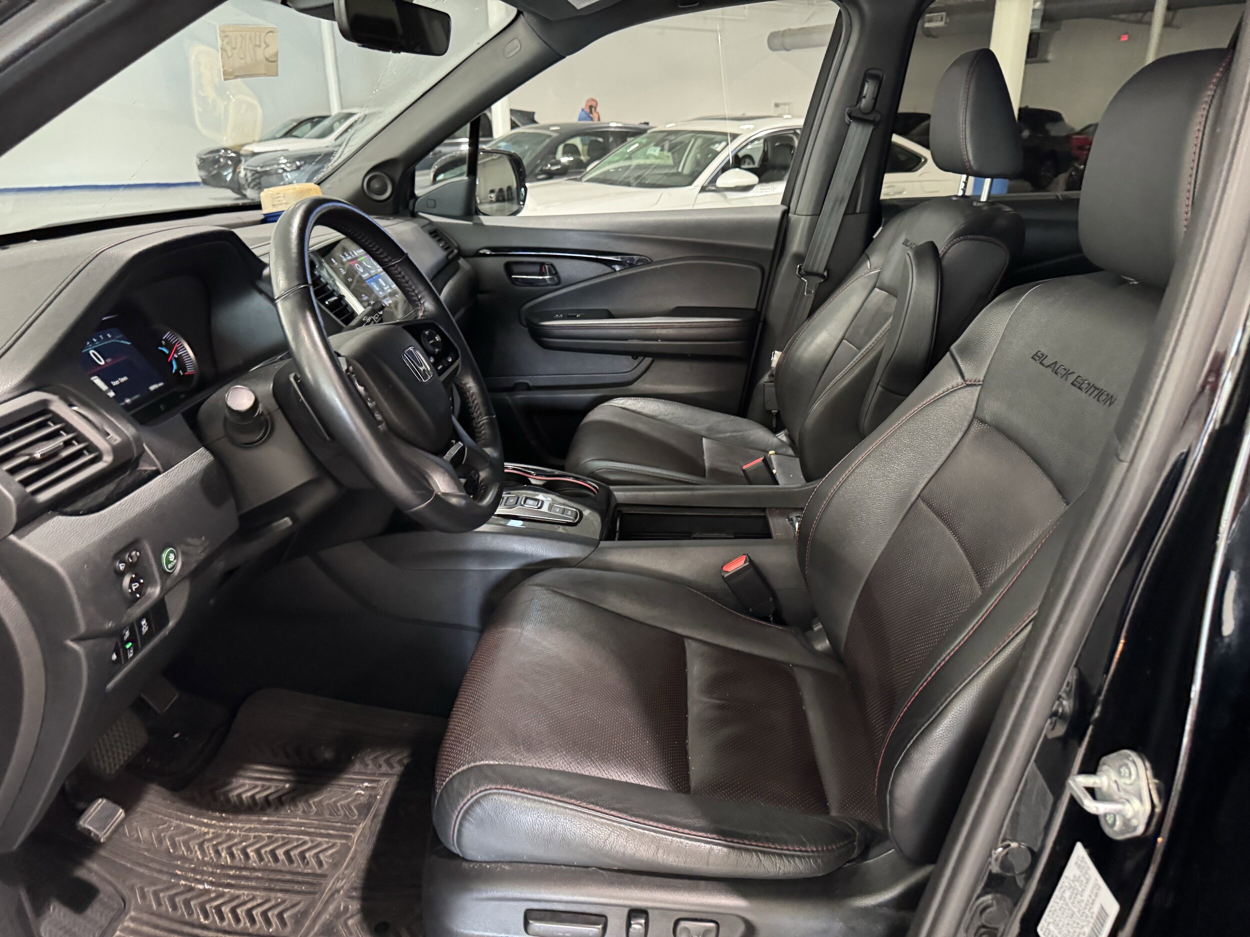 2022 Honda Pilot Black Edition photo 3
