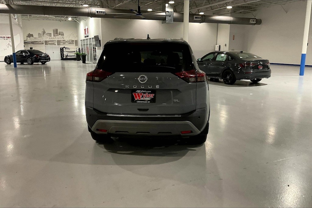 Used 2021 Nissan Rogue FWD SL SUV