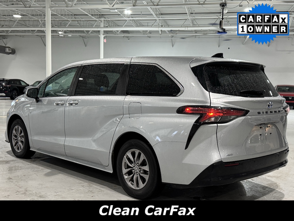 Used 2022 Toyota Sienna XLE AWD 7-Passenger Van Passenger Van