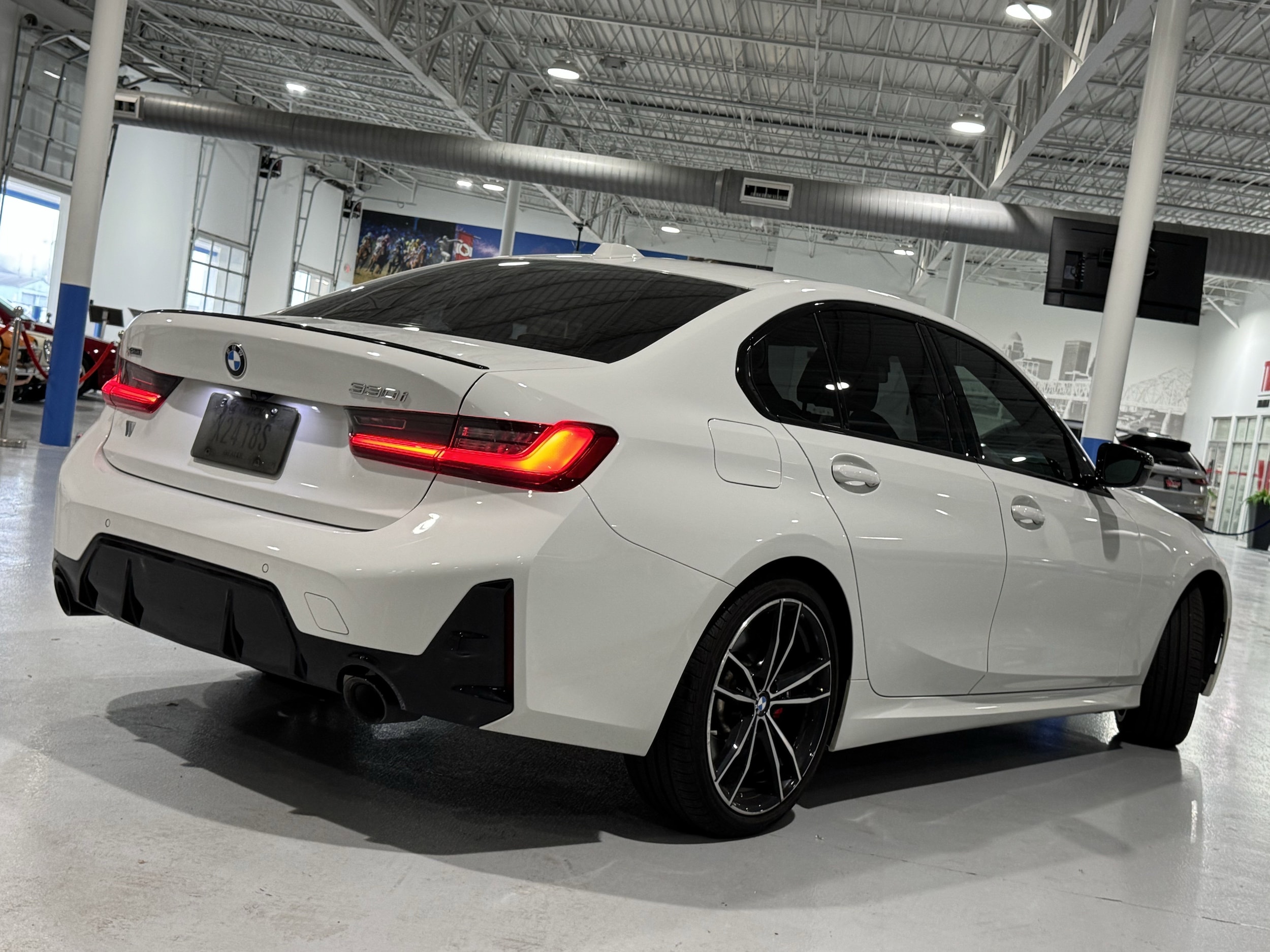 2023 Bmw 330i photo 3