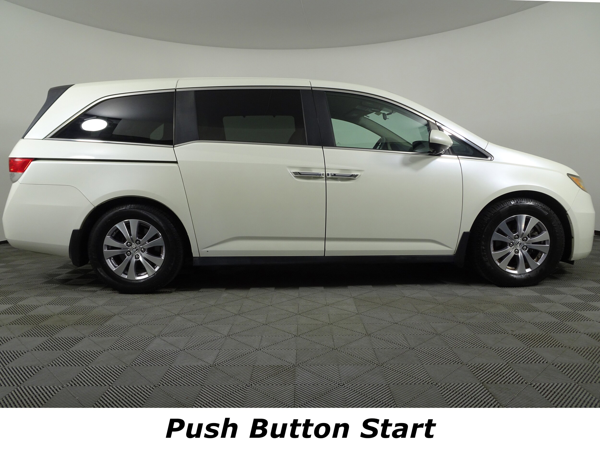 2014 Honda Odyssey EX photo 2