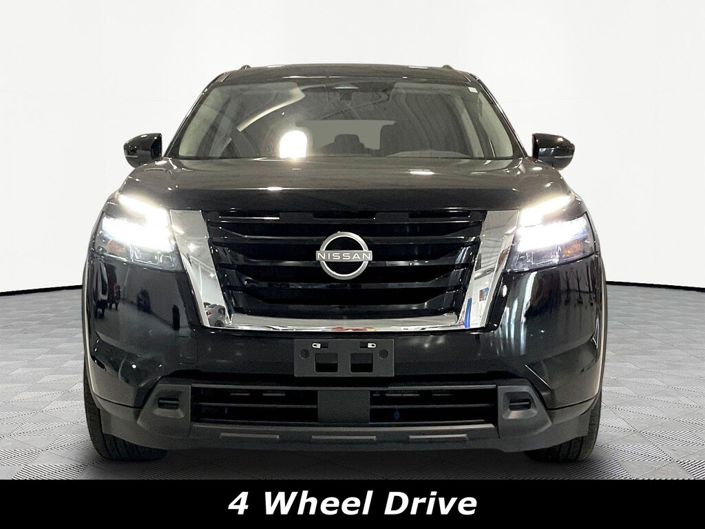 Used 2025 Nissan Pathfinder SV 4WD SUV