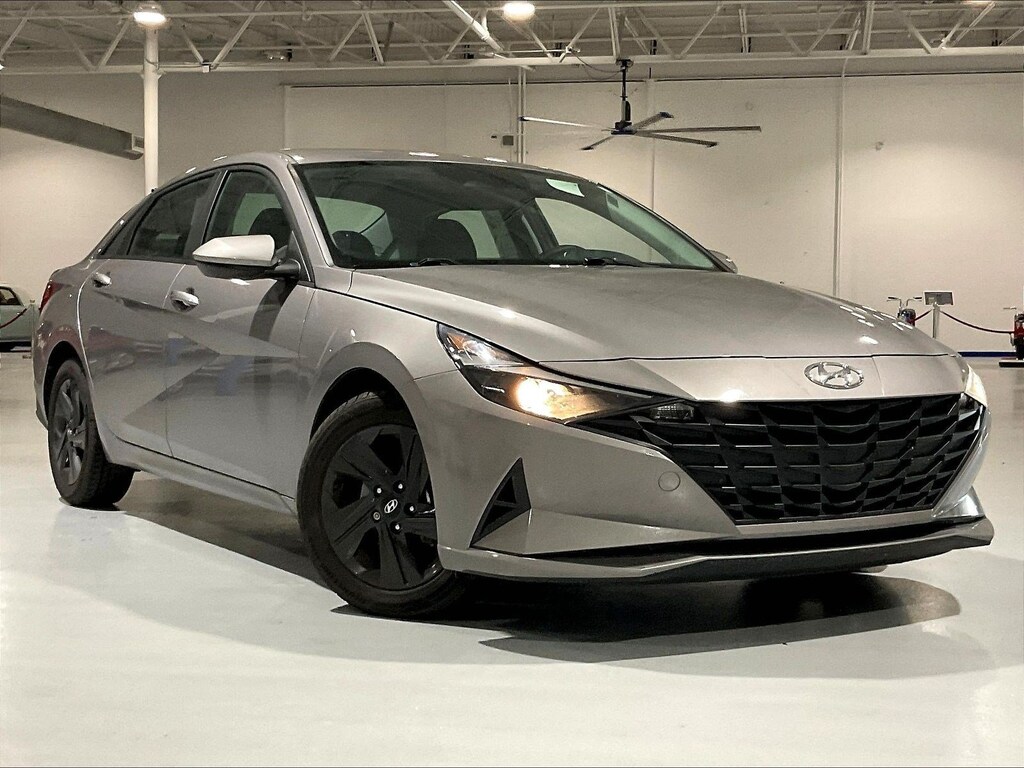 Used 2022 Hyundai Elantra SEL IVT Sedan