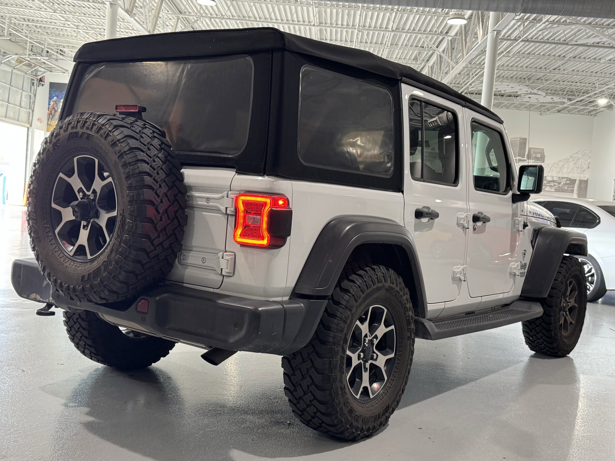 2018 Jeep Wrangler Unlimited Sport S photo 2