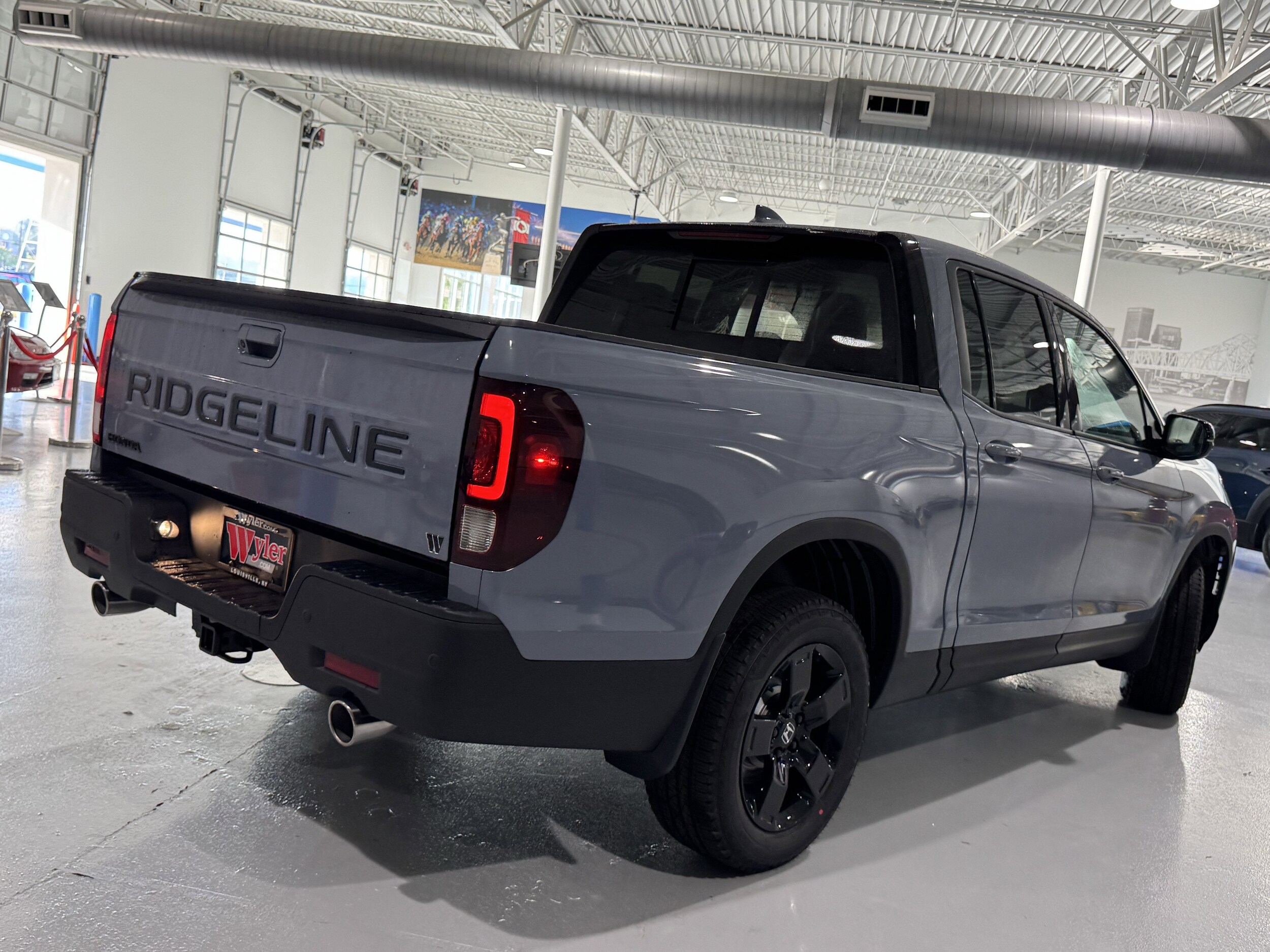 2026 Honda Ridgeline Black Edition photo 2