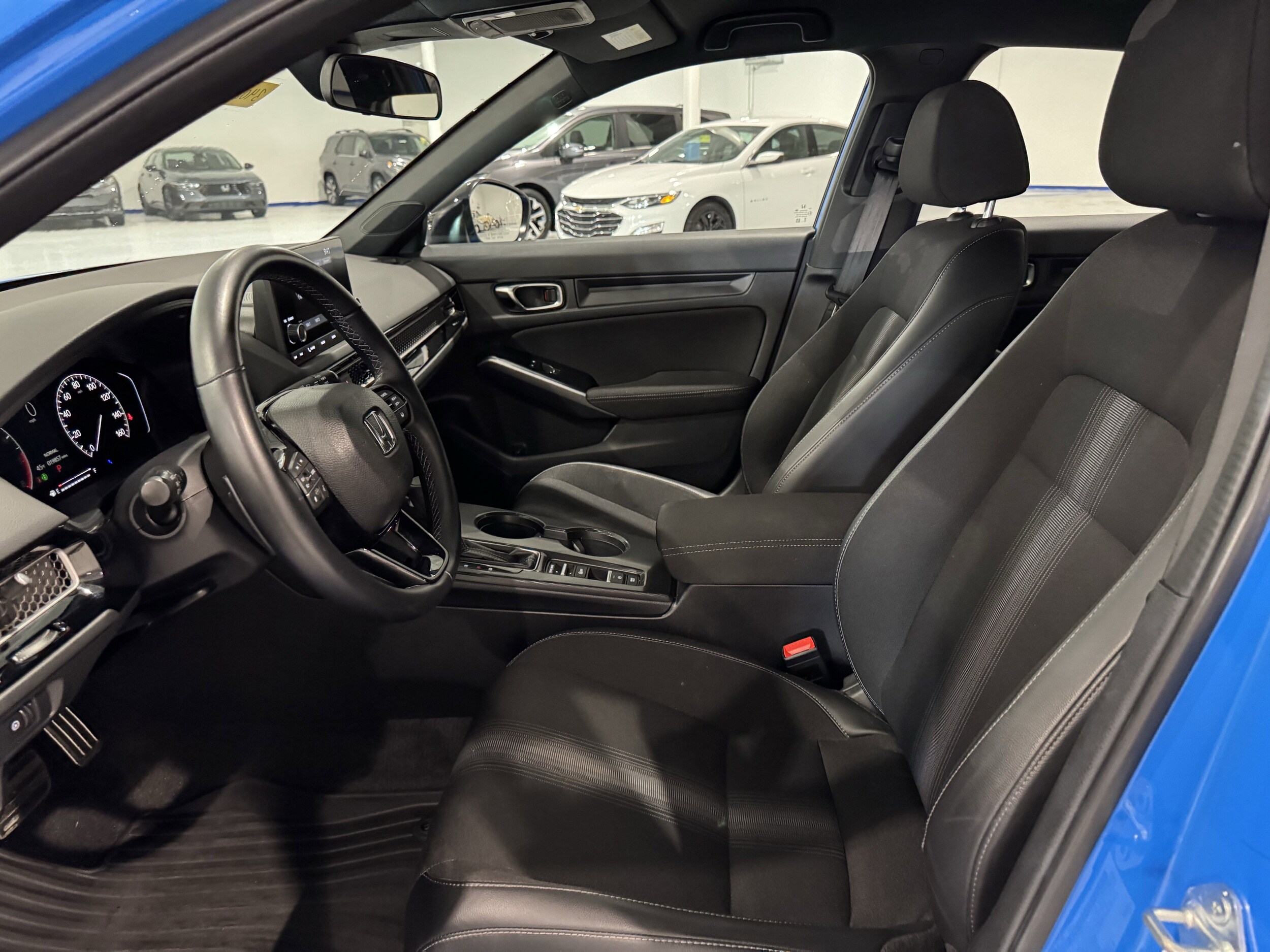 2024 Honda Civic Hatchback Sport photo 3