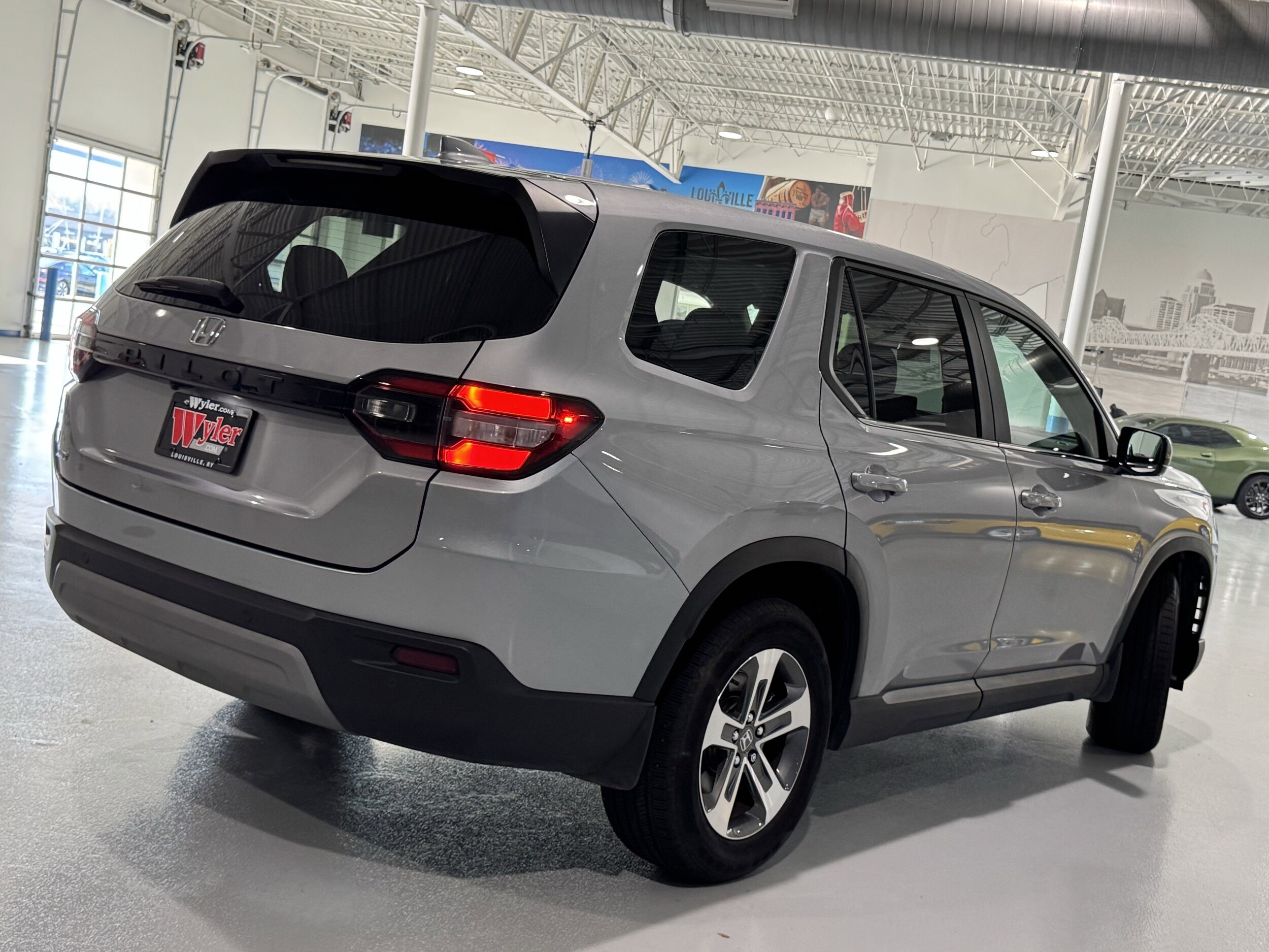 2025 Honda Pilot EX-L photo 3