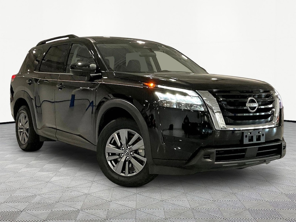 Used 2025 Nissan Pathfinder SV 4WD SUV