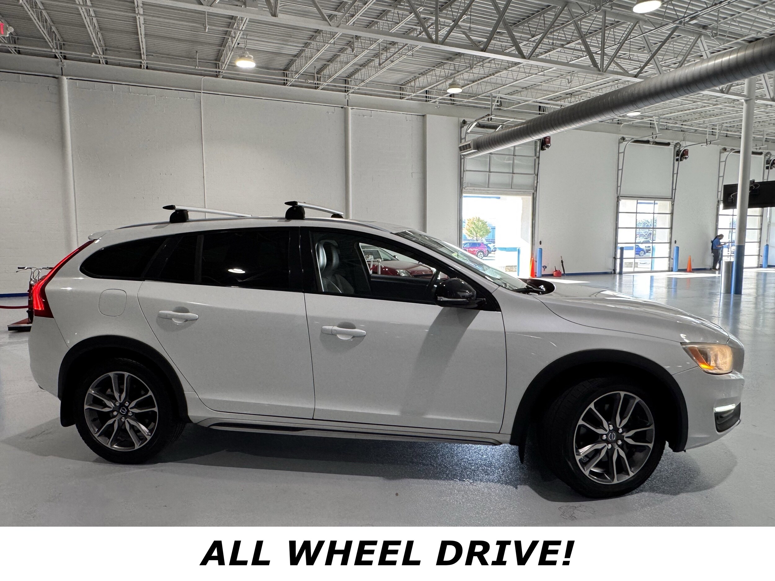 2018 Volvo V60 Cross Country T5 AWD photo 2
