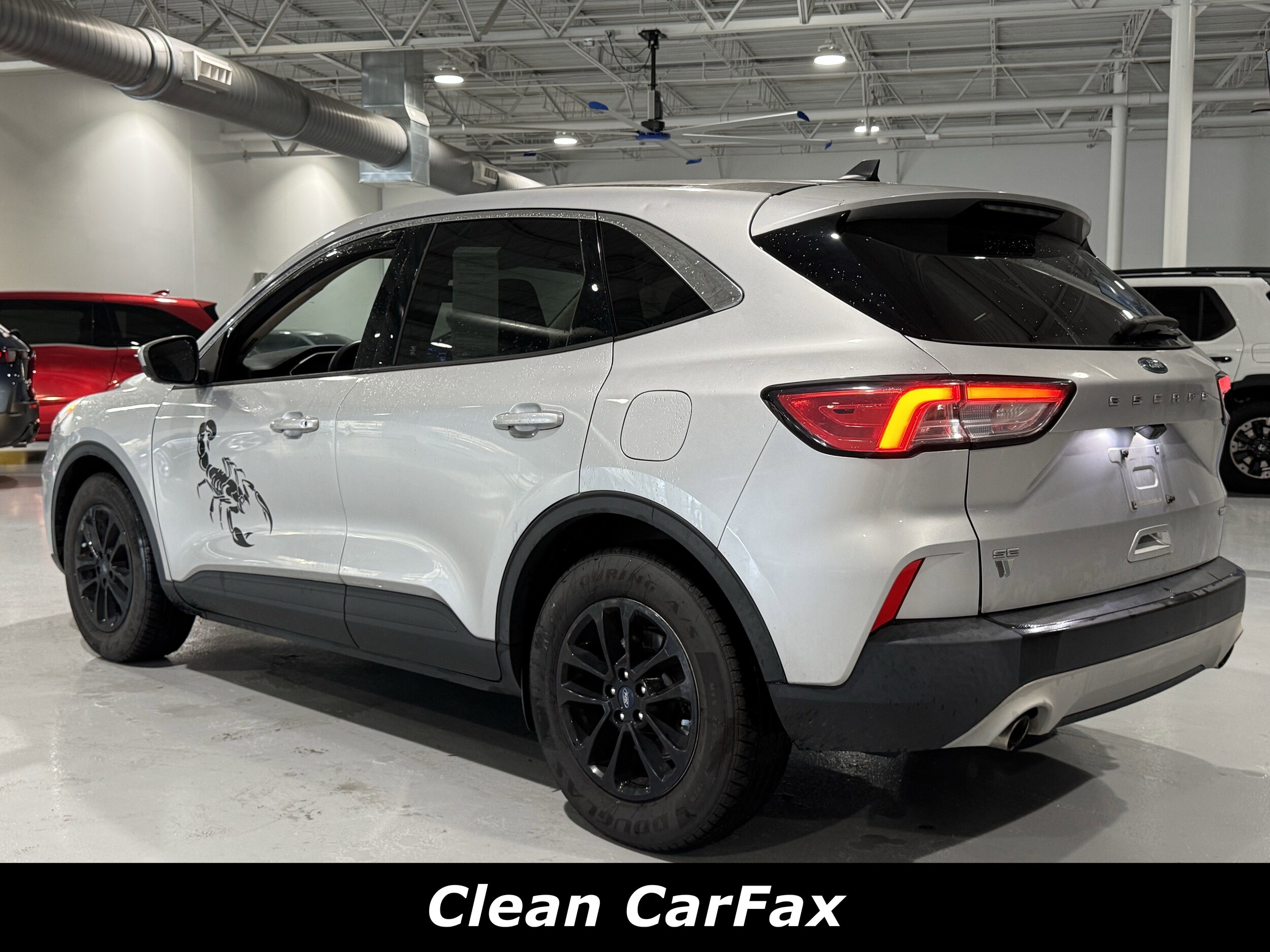 2020 Ford Escape SE photo 2