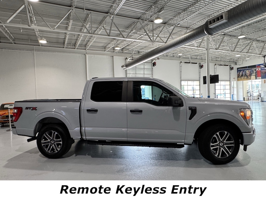 Used 2022 Ford F-150 XL 2WD SuperCrew 5.5 Box Truck SuperCrew Cab