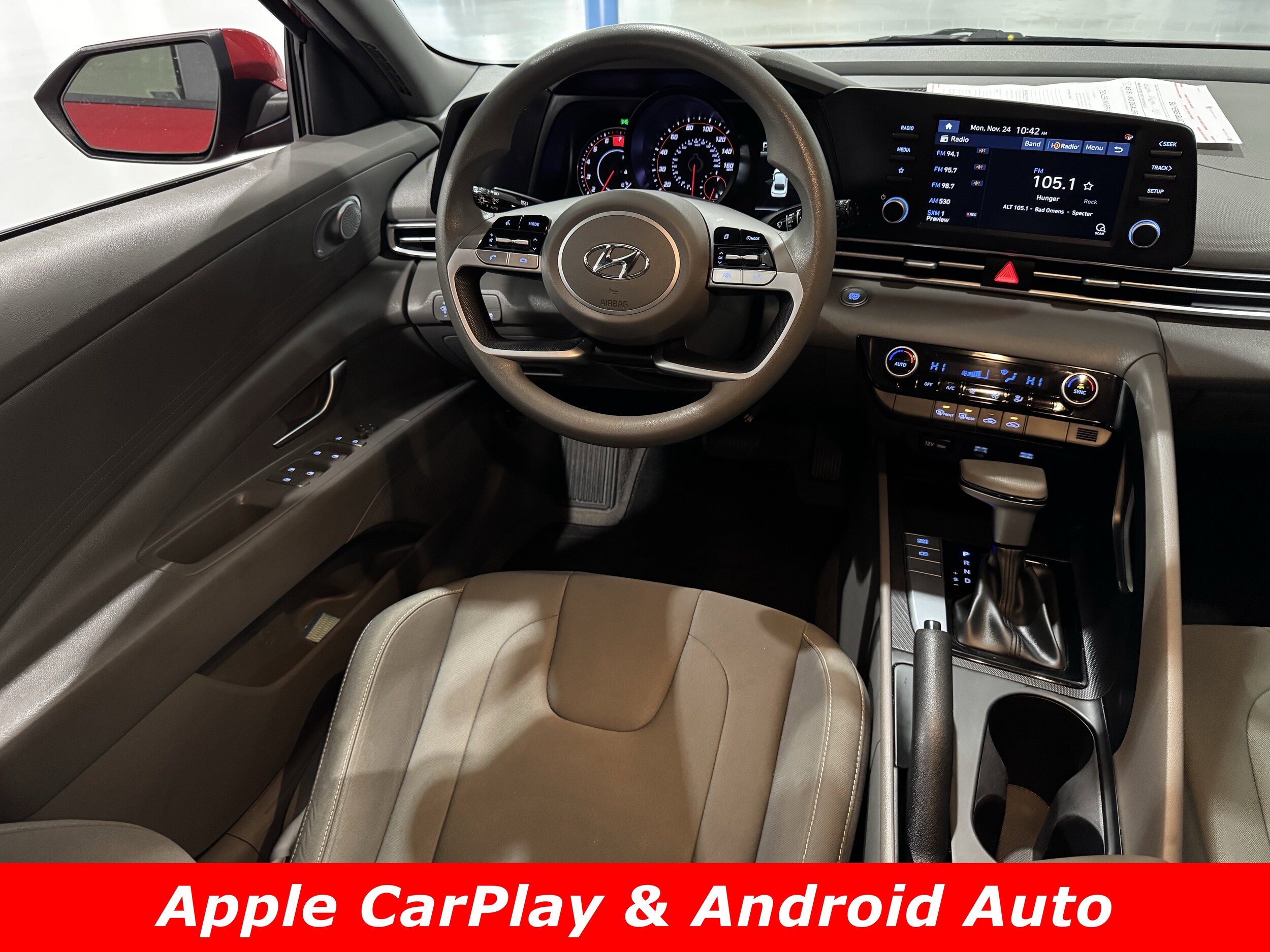 2023 Hyundai Elantra SEL photo 4