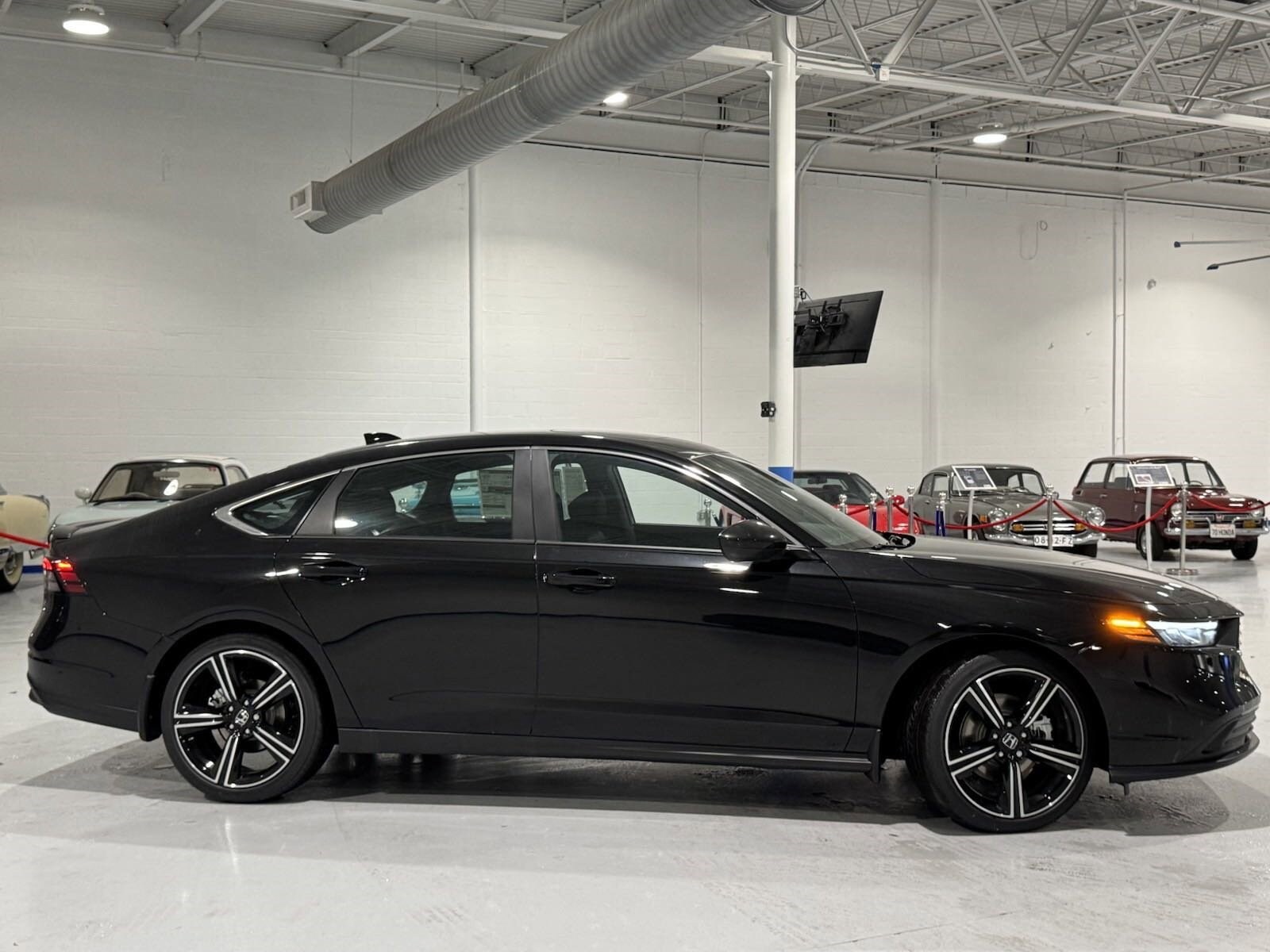2025 Honda Accord Hybrid Sport photo 2