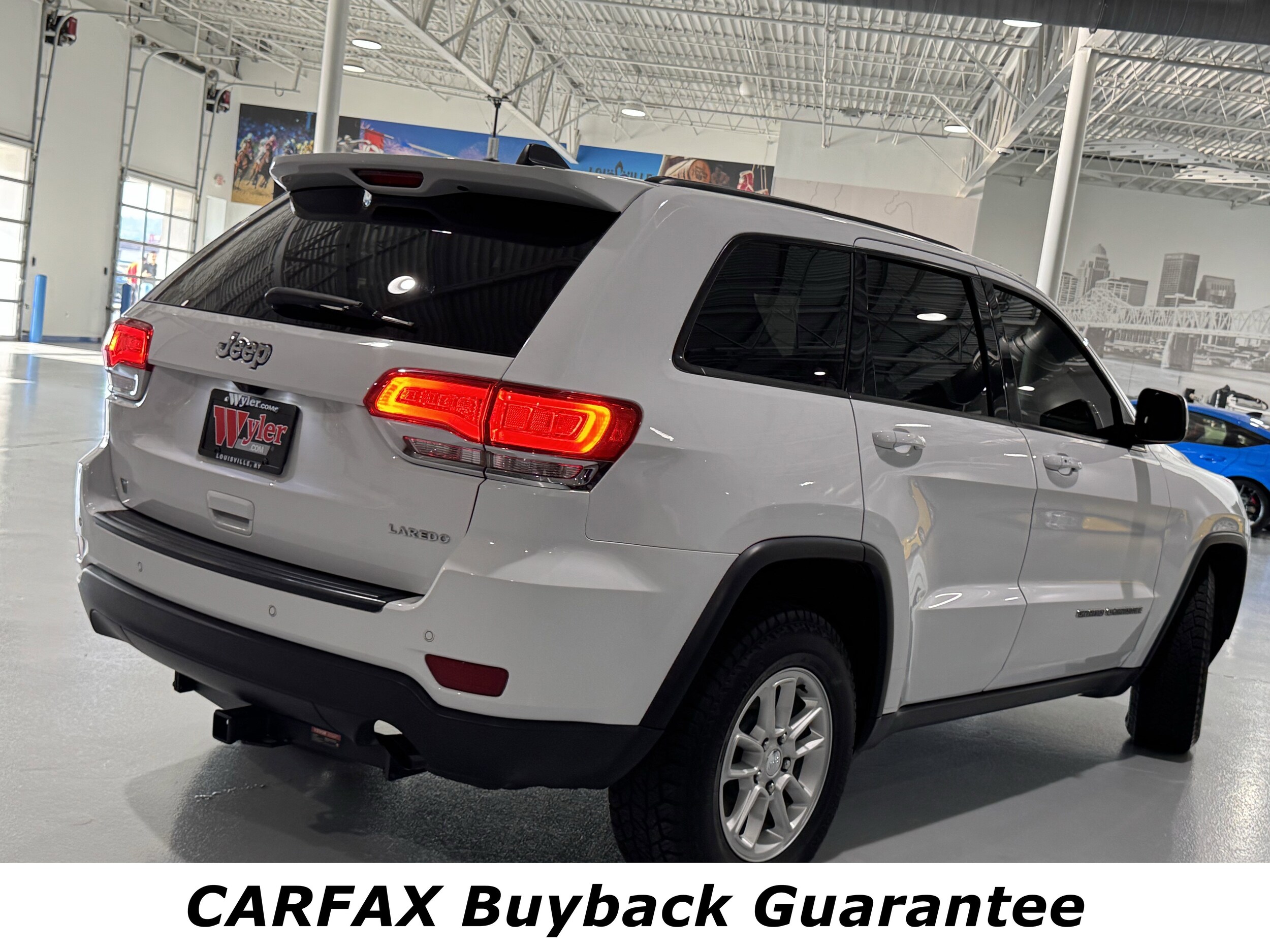 2018 Jeep Grand Cherokee Laredo photo 3
