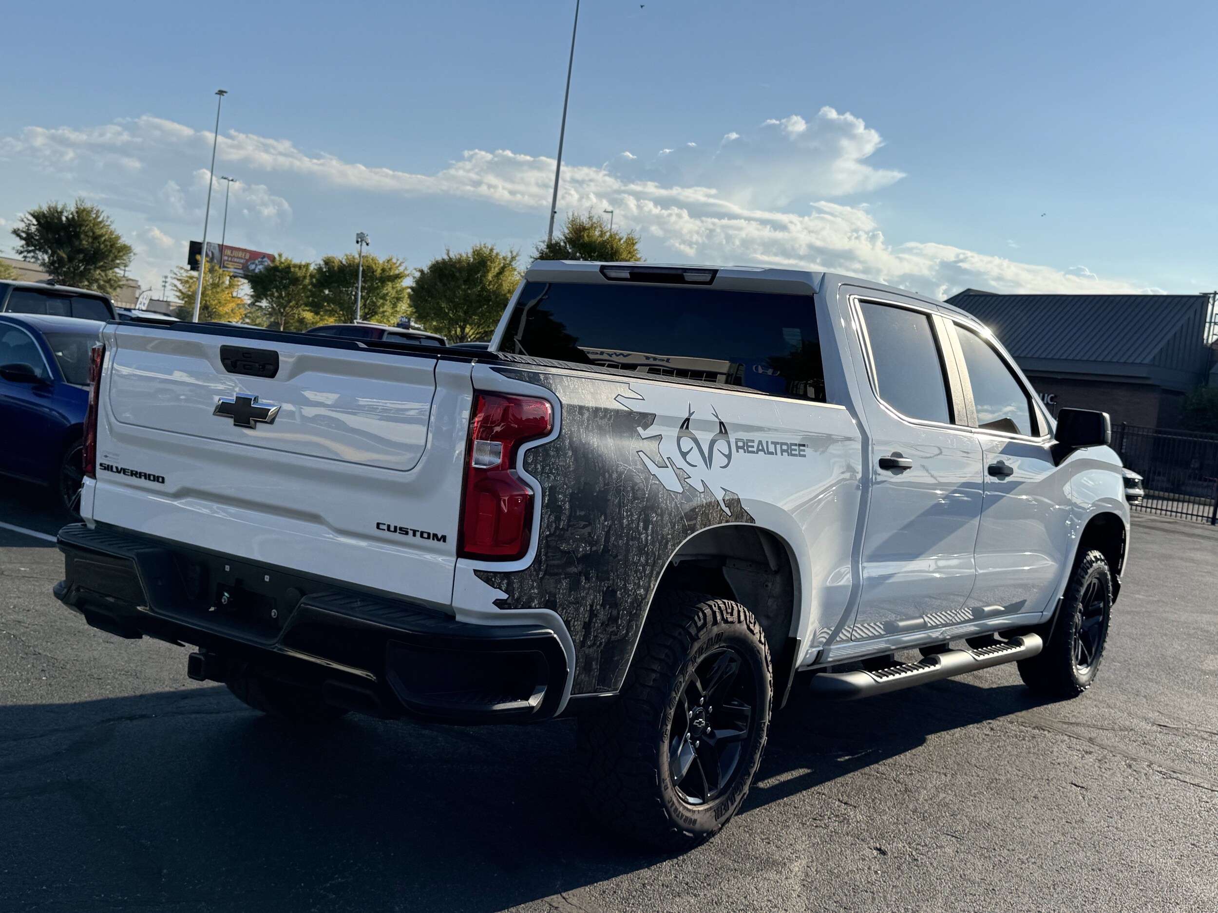 2021 Chevrolet Silverado 1500 Custom Trail Boss photo 3