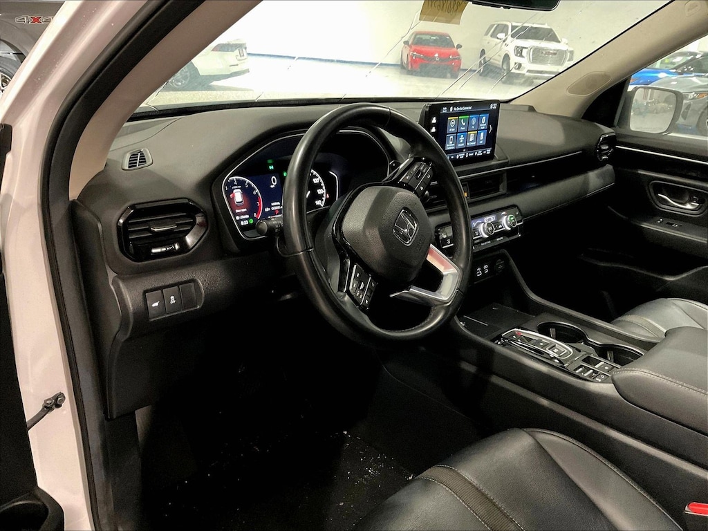 Used 2024 Honda Pilot EX-L 8 Passenger AWD SUV