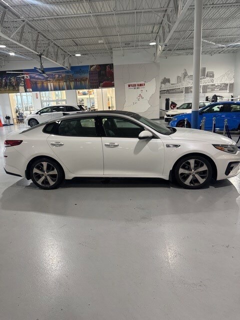 2019 Kia Optima S photo 3