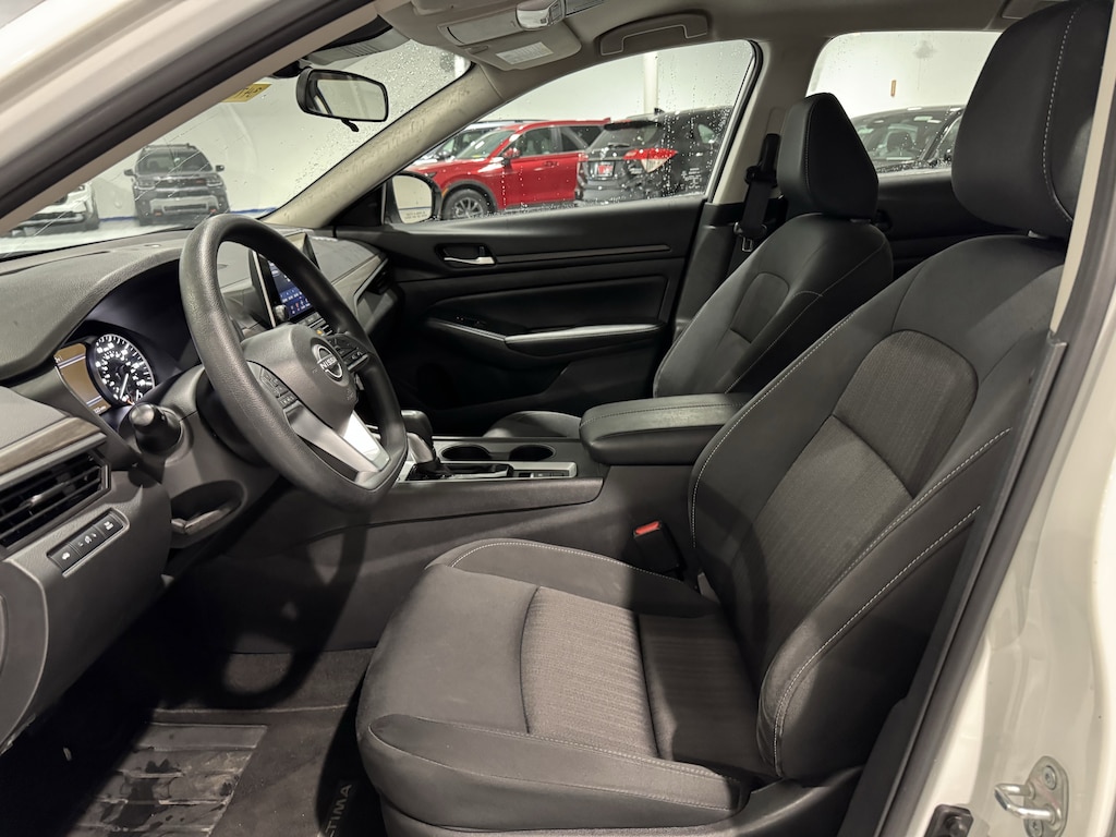 Used 2025 Nissan Altima SV AWD Sedan