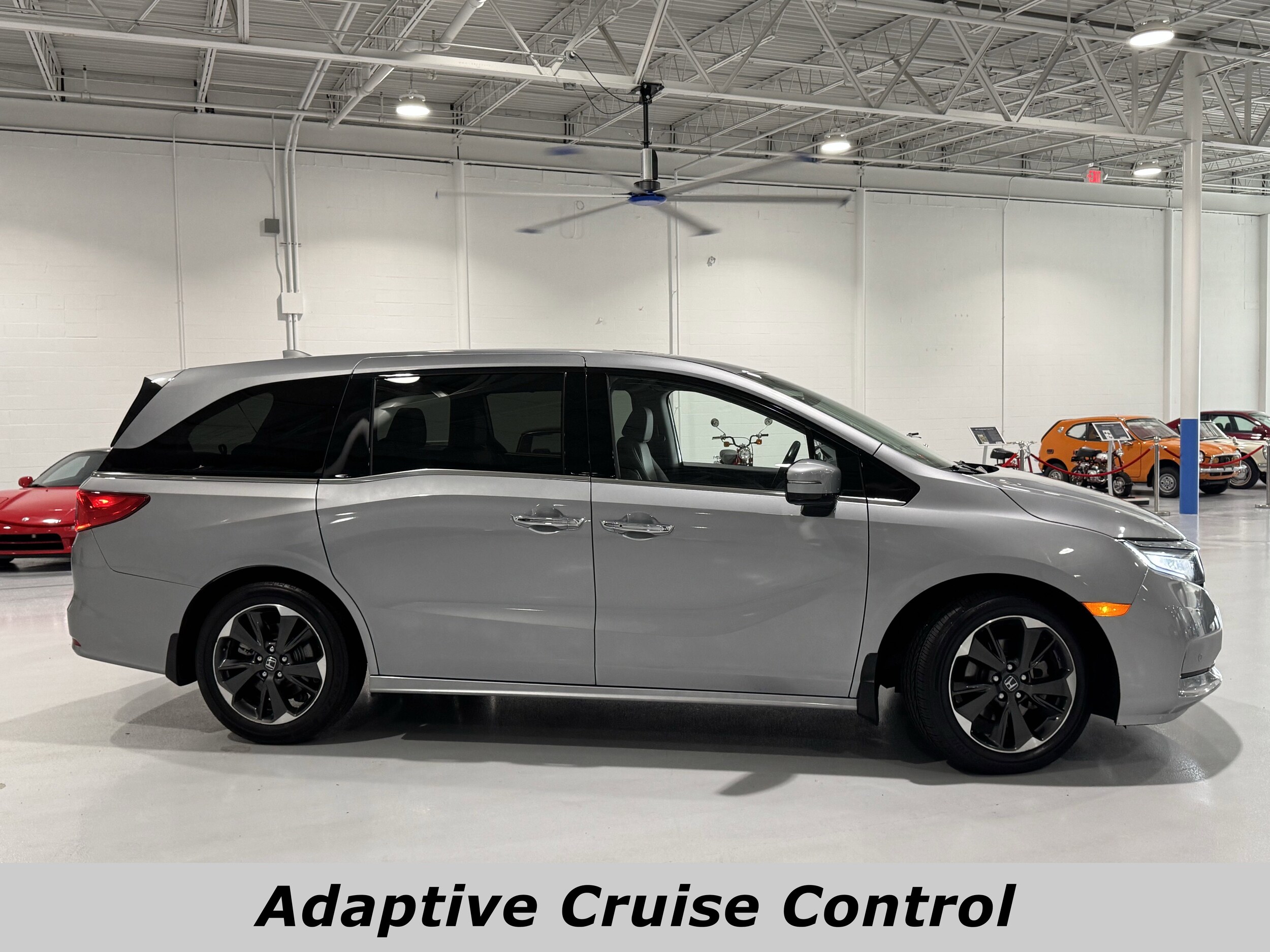 2023 Honda Odyssey Elite photo 2