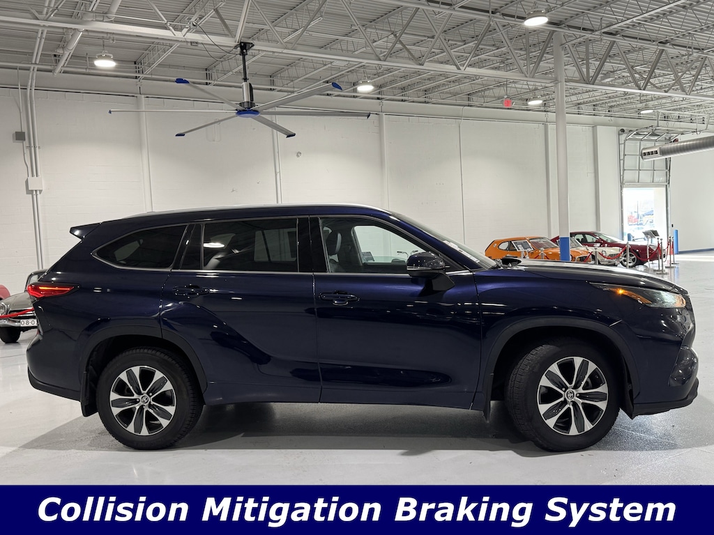 Used 2022 Toyota Highlander XLE AWD SUV