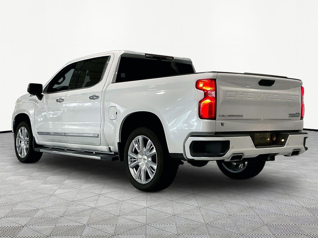 Used 2023 Chevrolet Silverado 1500 4WD Crew Cab 147 High Country Truck Crew Cab