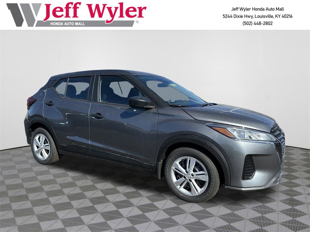 2025 Nissan KICKS PLAY Base's photo