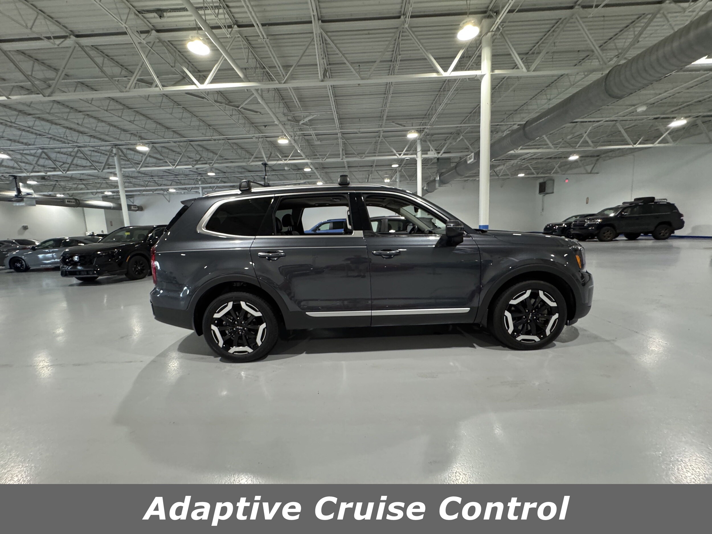 2024 Kia Telluride S photo 2