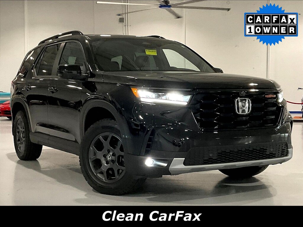 Used 2025 Honda Pilot TrailSport AWD SUV