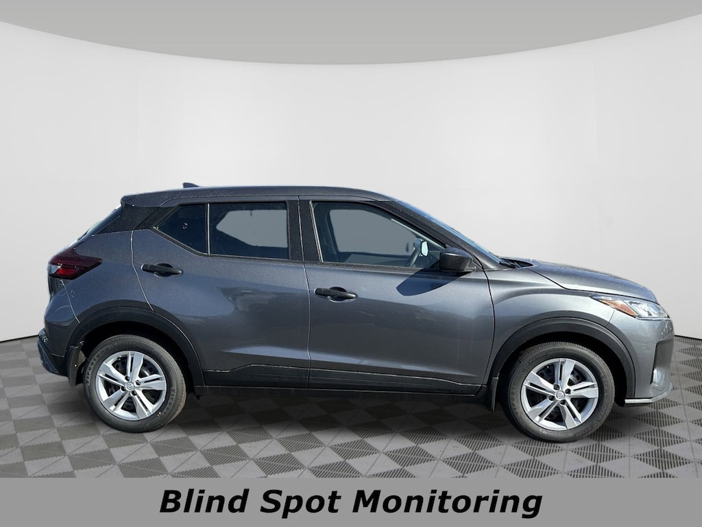 Used 2025 Nissan Kicks Play S FWD SUV