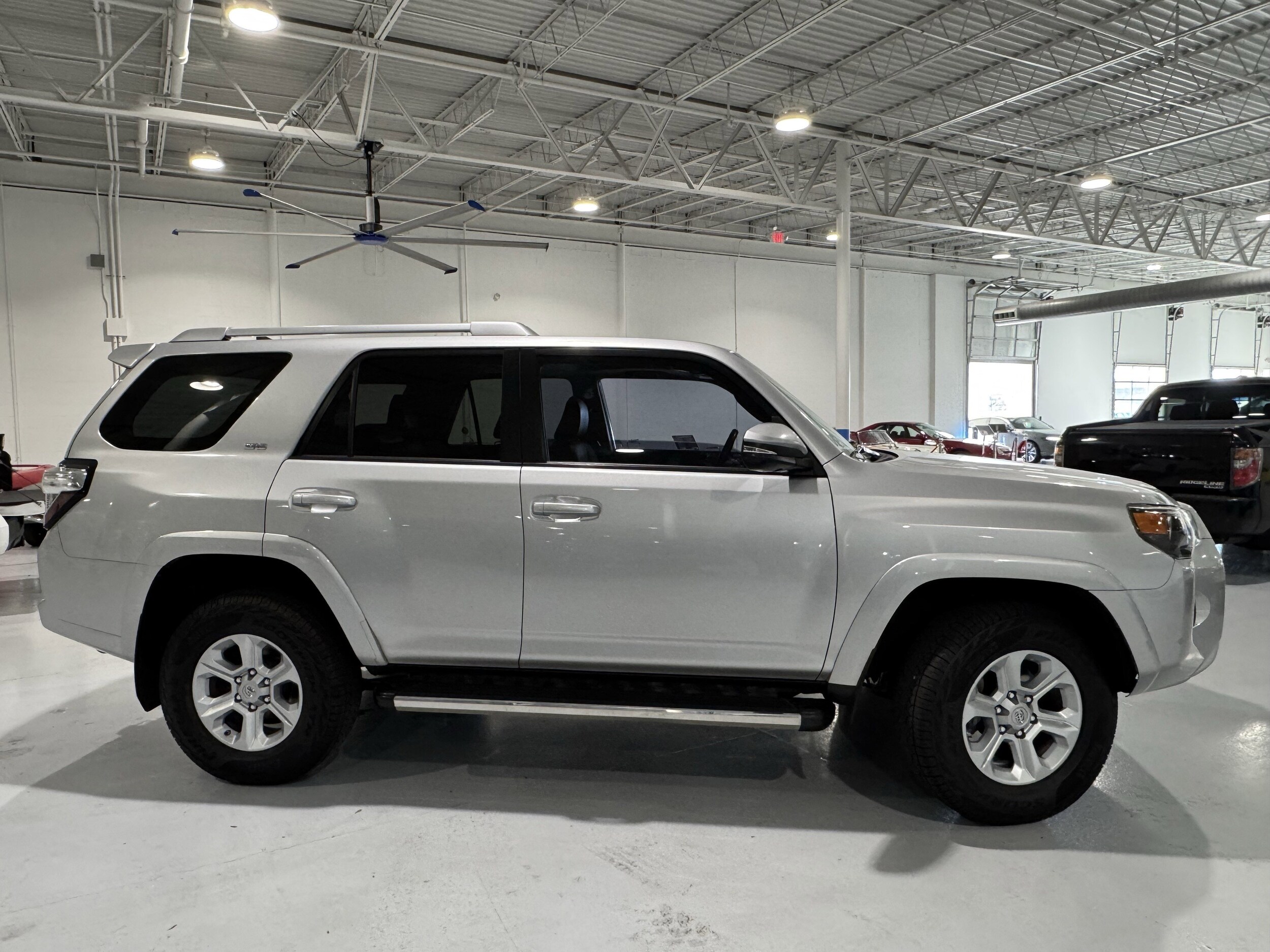 2017 Toyota 4Runner SR5 Premium photo 2