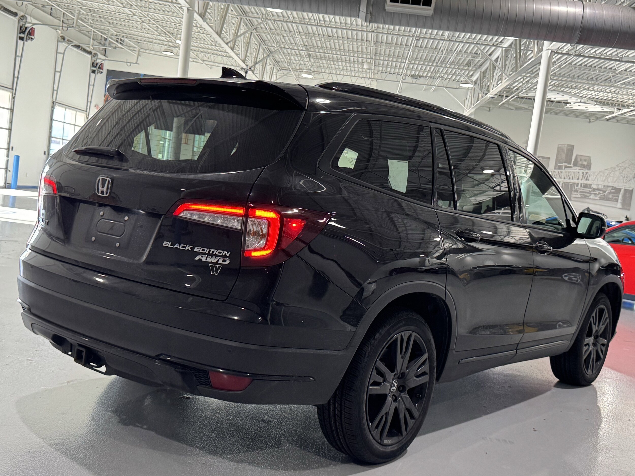 2022 Honda Pilot Black Edition photo 2