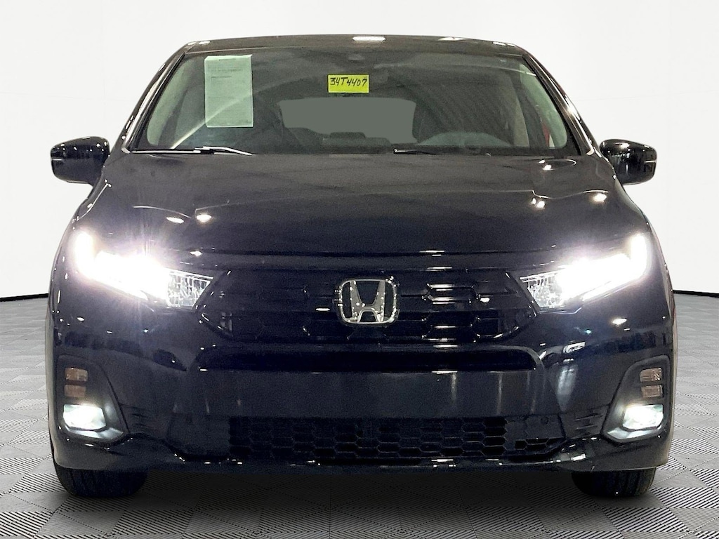 Used 2025 Honda Odyssey Touring Auto Van