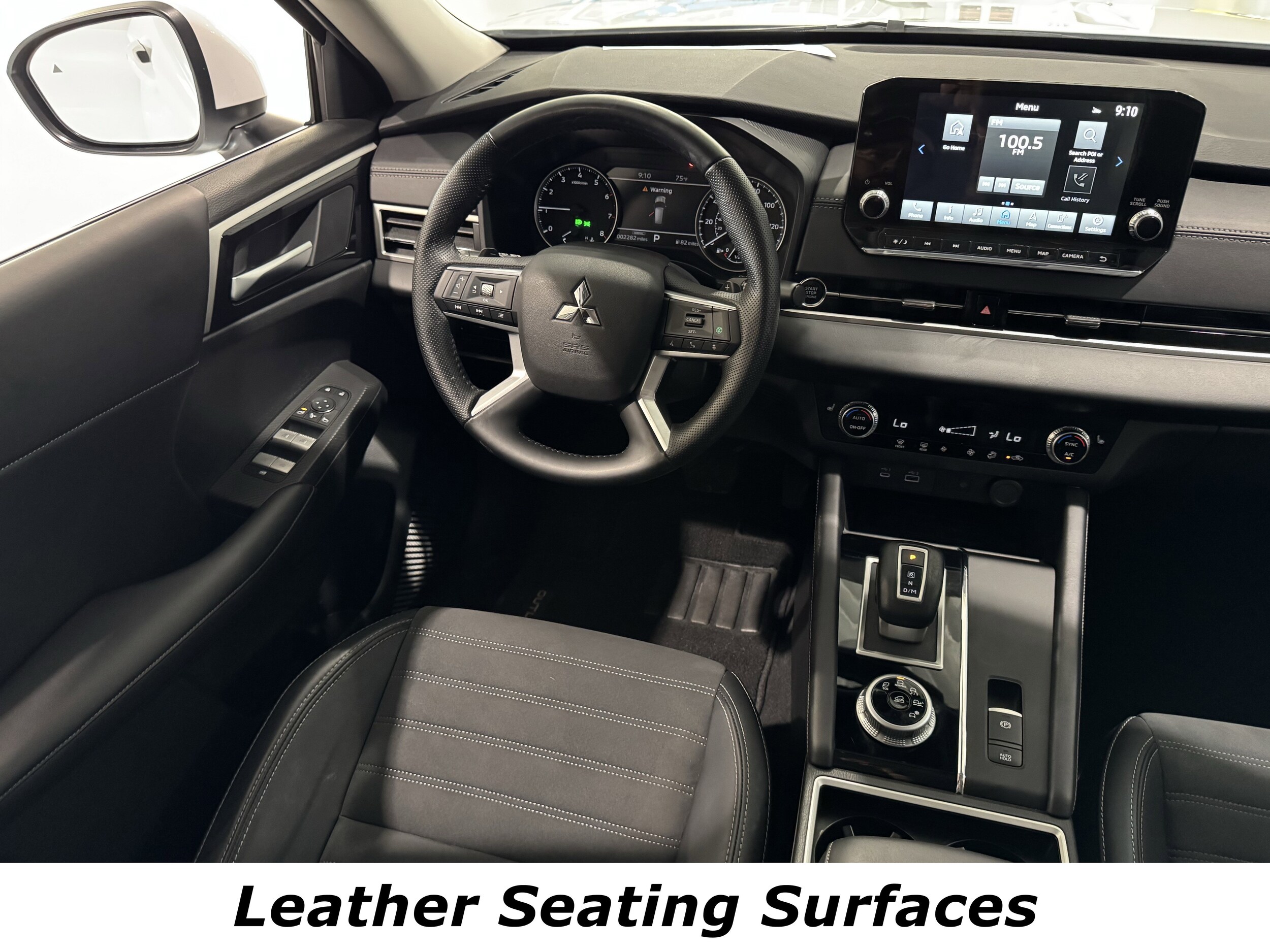 2024 Mitsubishi Outlander SE photo 3