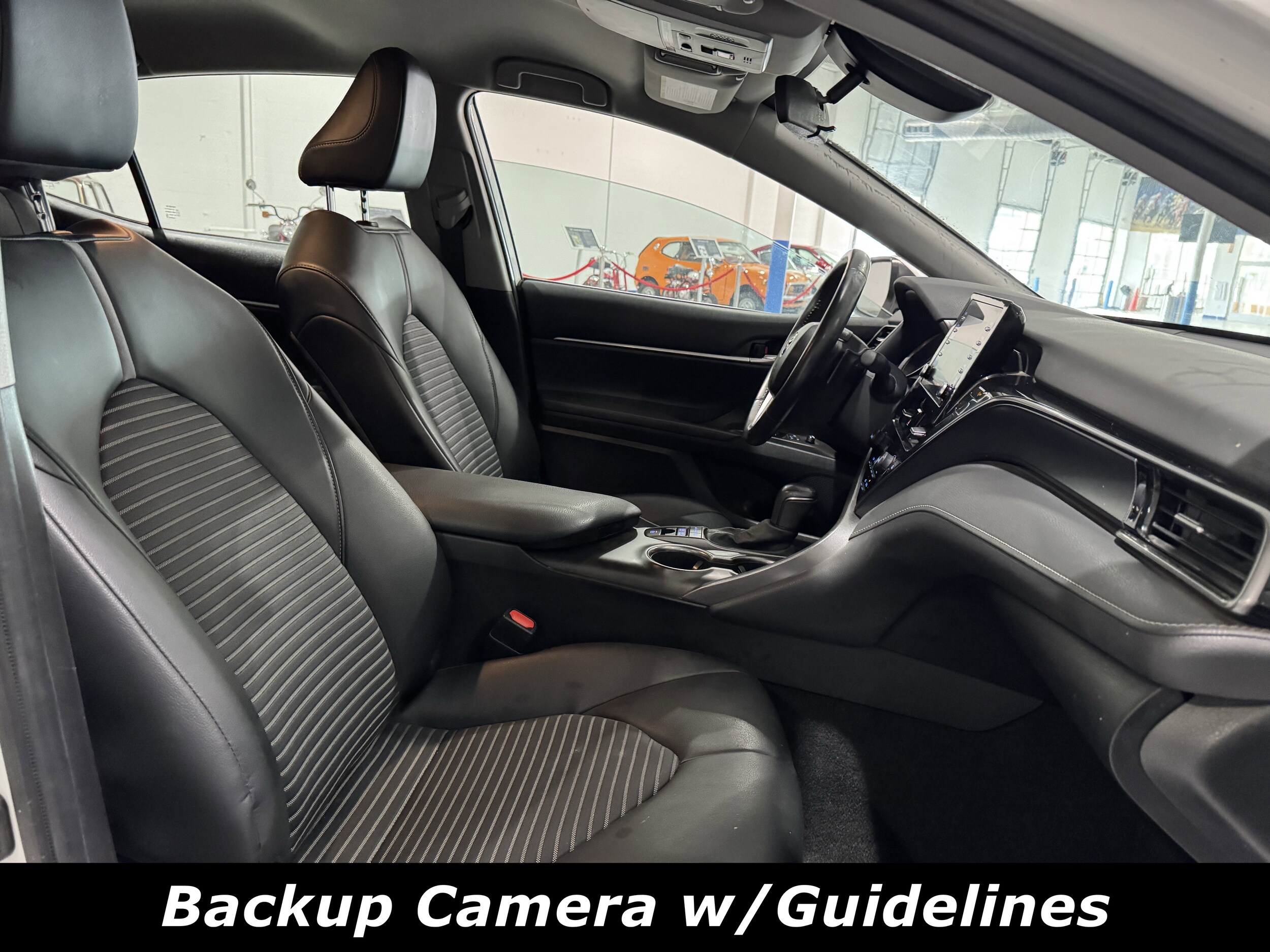 2021 Toyota Camry Hybrid SE photo 3