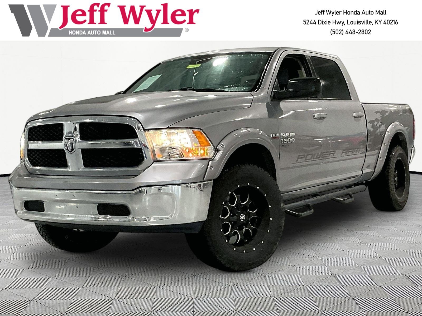 2019 RAM 1500 Classic SLT 4x4 Crew Cab 6'4's photo