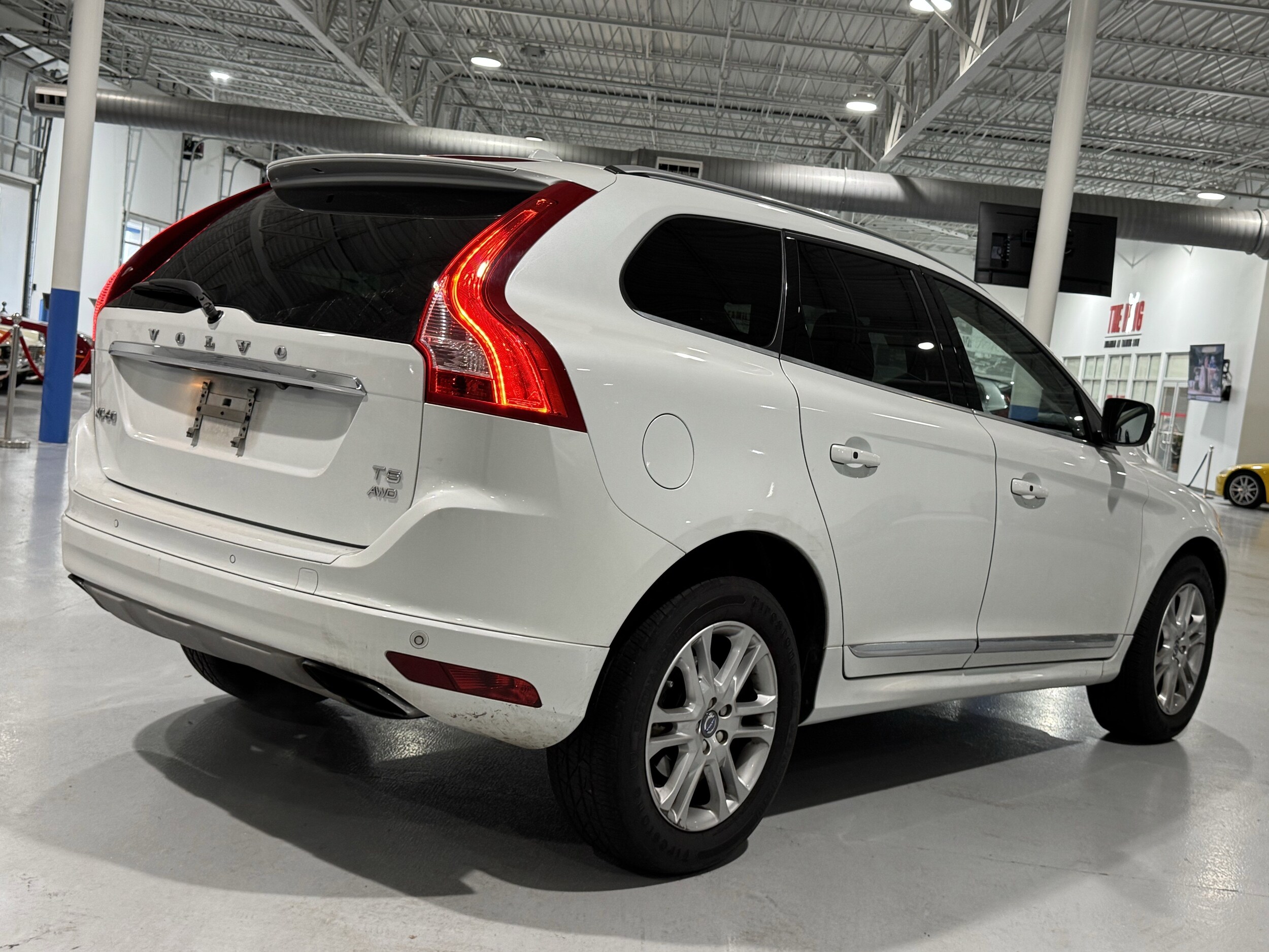 2016 Volvo XC60 T5 Premier photo 3